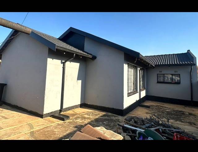 3 BEDROOM HOUSE FOR SALE IN PROTEA GARDEN